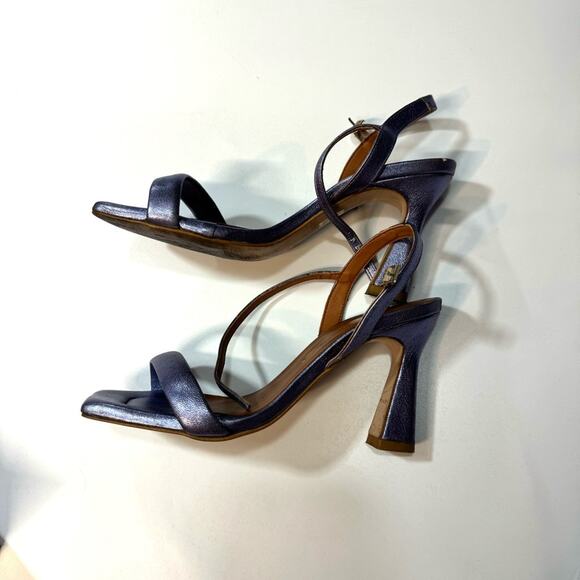 Internationally Yuxta heels Size 7,5 - Picture 7 of 9